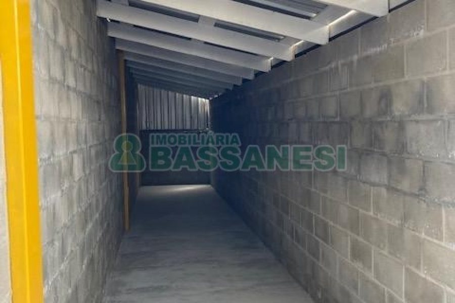 Pavilhão com 483m², no bairro São Virgílio em Caxias do Sul para Alugar