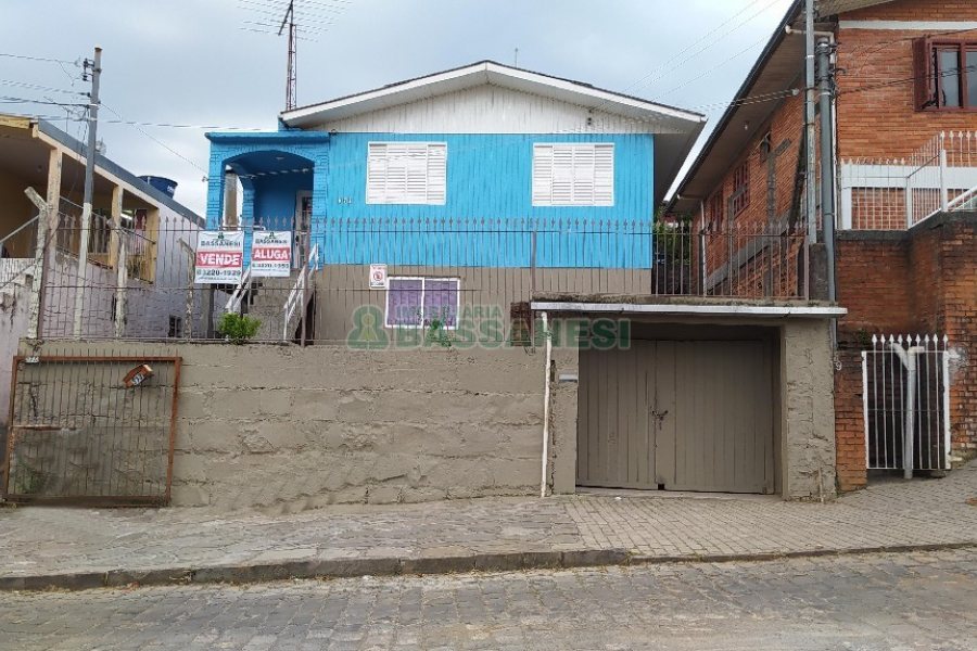 Casa com 60m², 2 dormitórios, no bairro Fatima em Caxias do Sul para Comprar