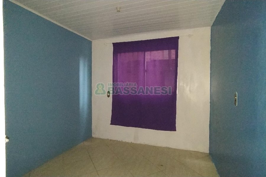 Casa com 60m², 2 dormitórios, no bairro Fatima em Caxias do Sul para Comprar