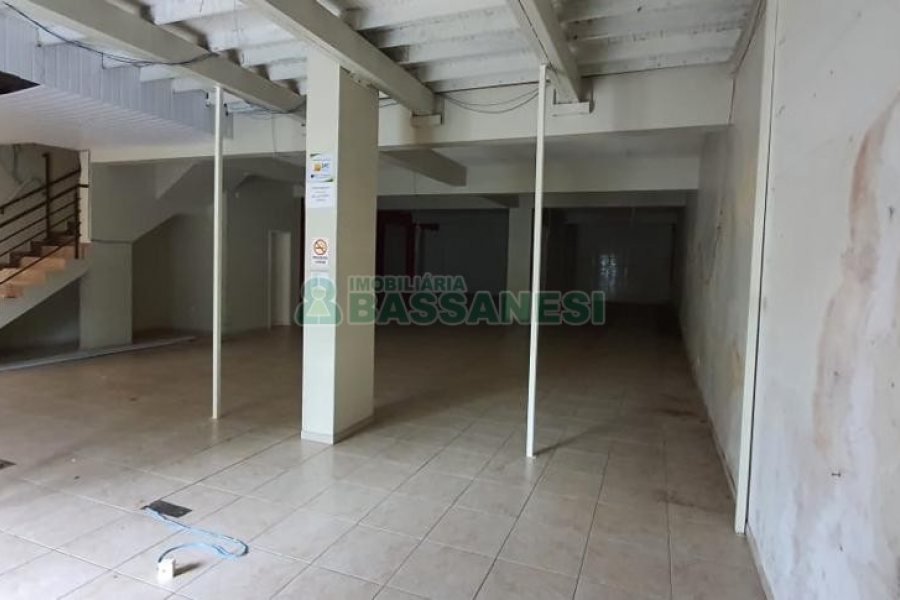 Loja com 402m², no bairro Cristo Redentor em Caxias do Sul para Comprar