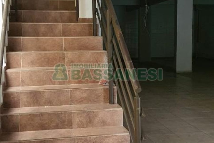 Loja com 402m², no bairro Cristo Redentor em Caxias do Sul para Comprar