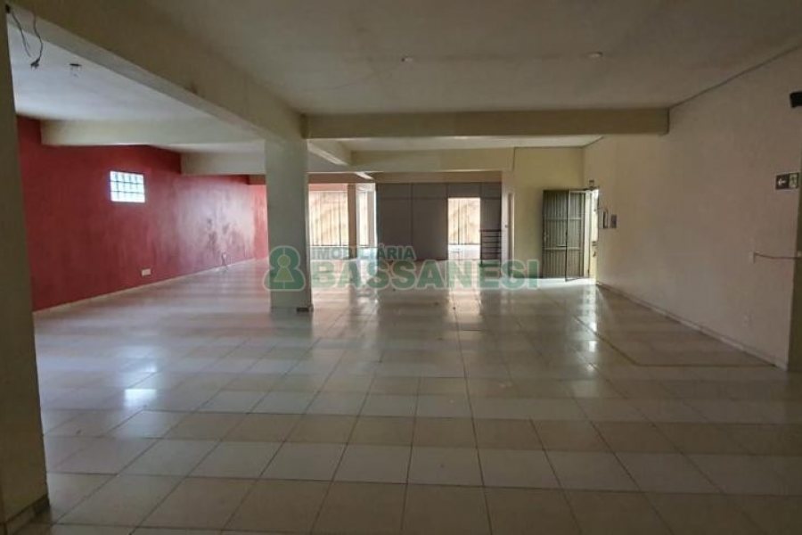 Loja com 402m², no bairro Cristo Redentor em Caxias do Sul para Comprar