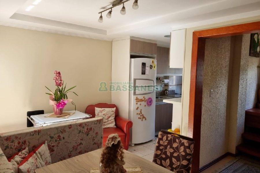 Casa com 132m², 4 dormitórios, 1 vaga, no bairro Rio Branco em Caxias do Sul para Comprar