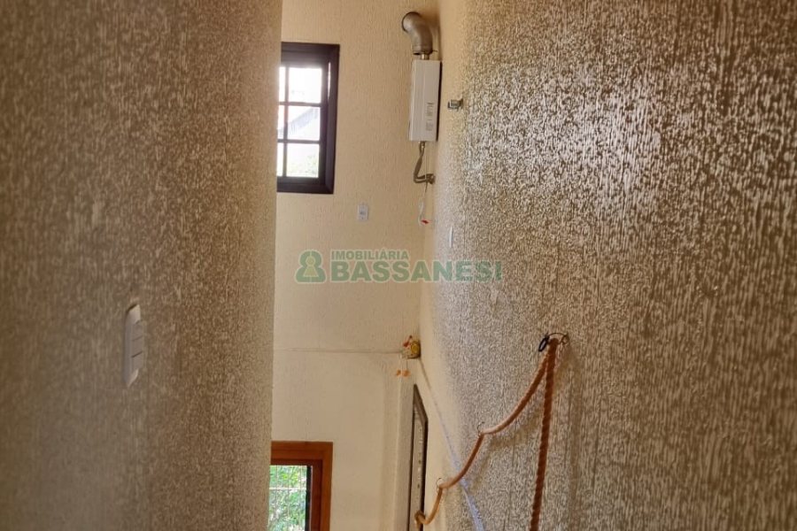 Casa com 132m², 4 dormitórios, 1 vaga, no bairro Rio Branco em Caxias do Sul para Comprar