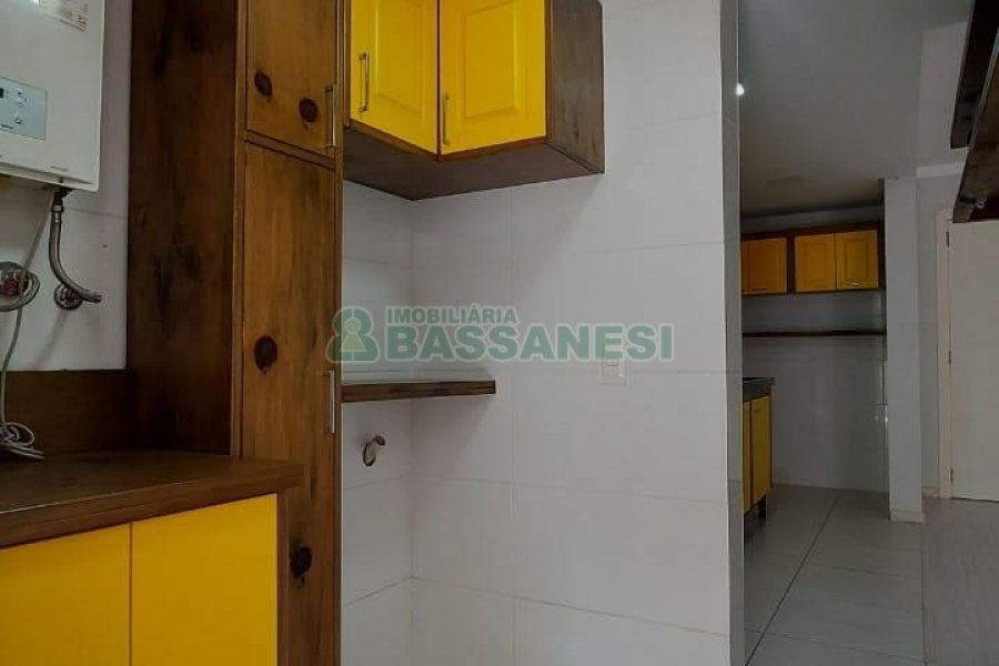 Apartamento com 92m², 2 dormitórios, 2 vagas, no bairro Sanvitto em Caxias do Sul para Comprar