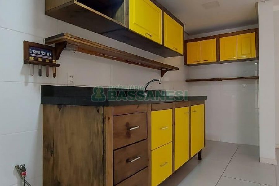 Apartamento com 92m², 2 dormitórios, 2 vagas, no bairro Sanvitto em Caxias do Sul para Comprar