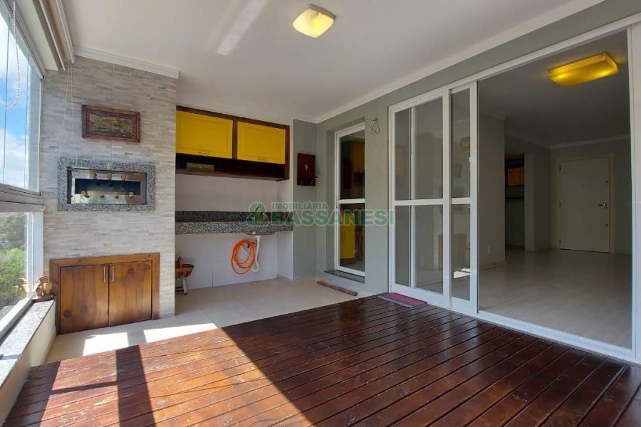 Apartamento com 92m², 2 dormitórios, 2 vagas, no bairro Sanvitto em Caxias do Sul para Comprar
