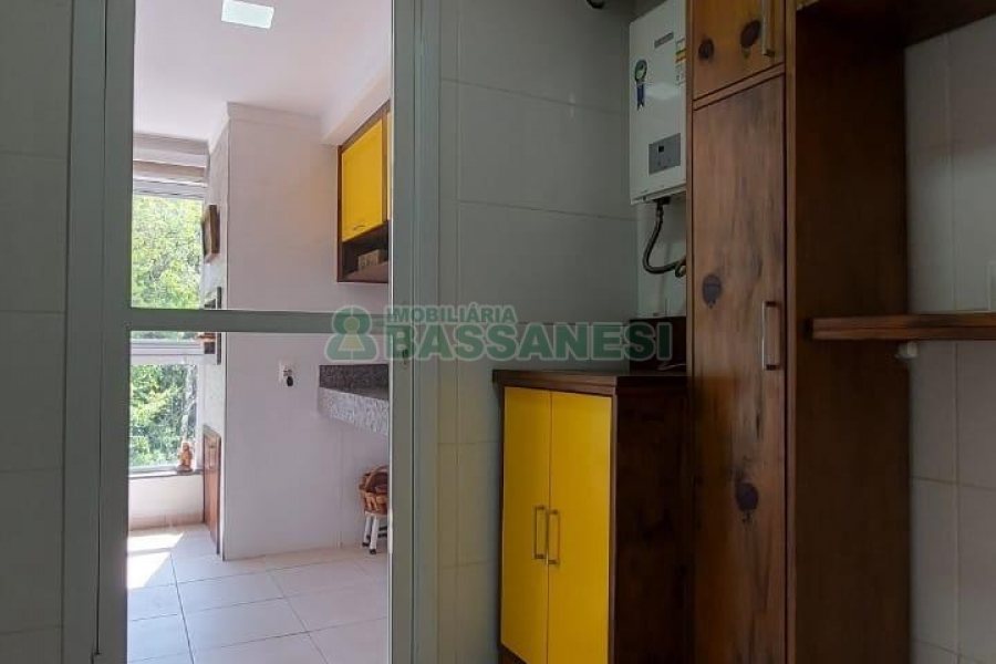 Apartamento com 92m², 2 dormitórios, 2 vagas, no bairro Sanvitto em Caxias do Sul para Comprar