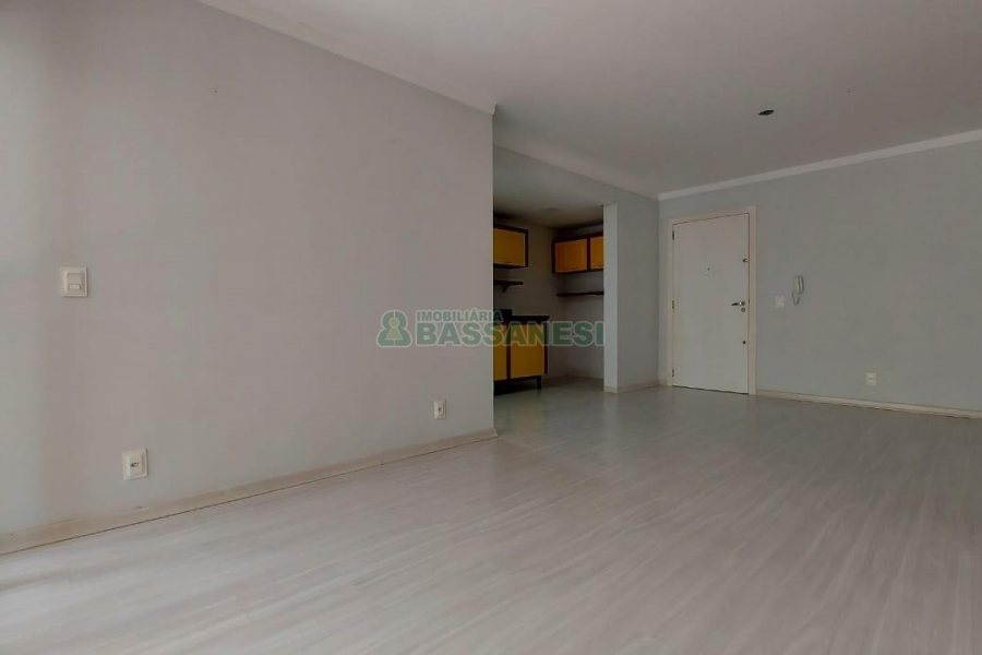 Apartamento com 92m², 2 dormitórios, 2 vagas, no bairro Sanvitto em Caxias do Sul para Comprar