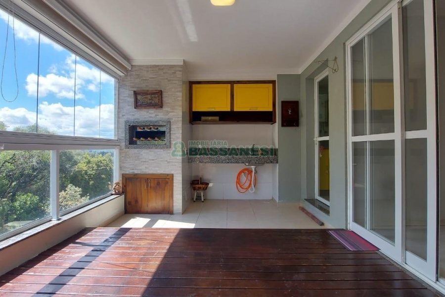 Apartamento com 92m², 2 dormitórios, 2 vagas, no bairro Sanvitto em Caxias do Sul para Comprar