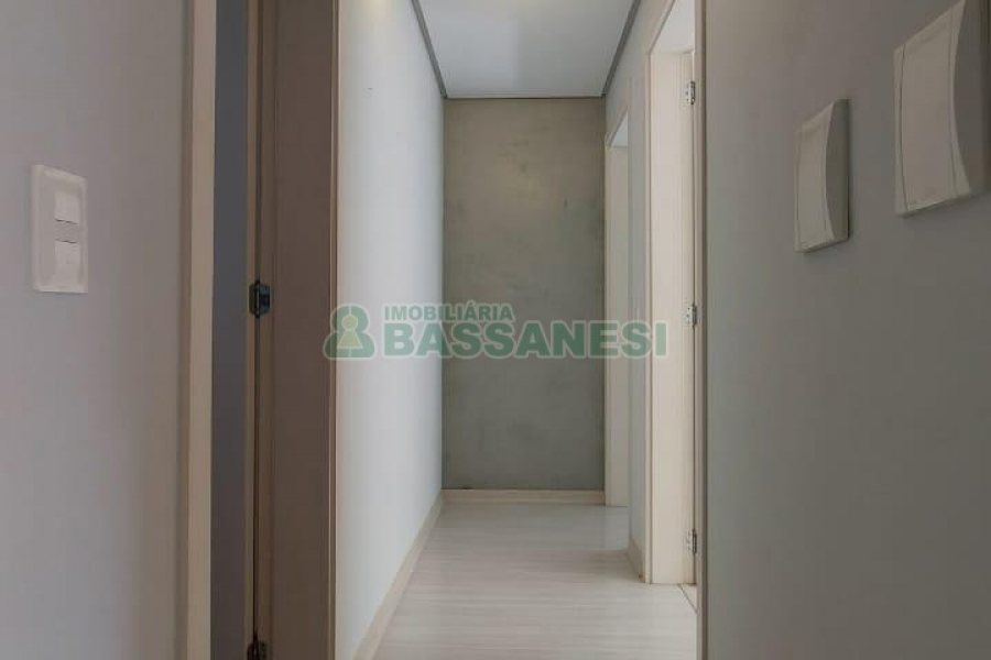 Apartamento com 92m², 2 dormitórios, 2 vagas, no bairro Sanvitto em Caxias do Sul para Comprar