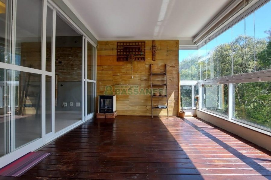 Apartamento com 92m², 2 dormitórios, 2 vagas, no bairro Sanvitto em Caxias do Sul para Comprar