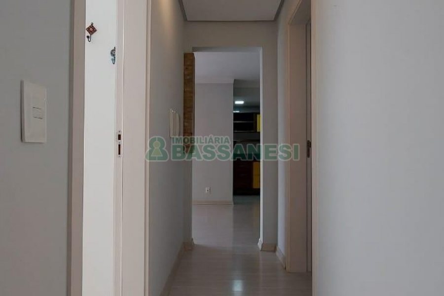 Apartamento com 92m², 2 dormitórios, 2 vagas, no bairro Sanvitto em Caxias do Sul para Comprar