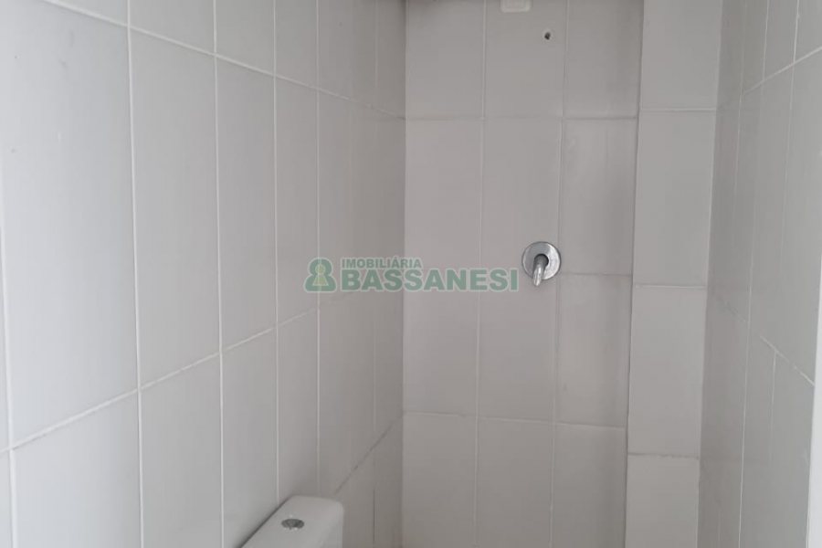 Sobrado com 76m², 3 dormitórios, 1 vaga, no bairro Colina Sorriso em Caxias do Sul para Comprar