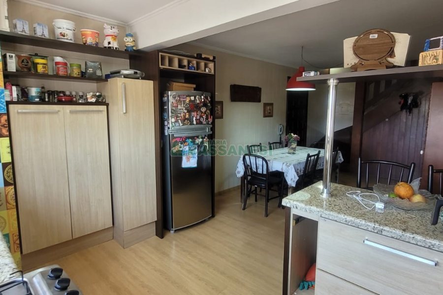 Apartamento com 164m², 4 dormitórios, 2 vagas, no bairro Pio X em Caxias do Sul para Comprar
