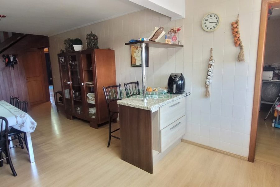 Apartamento com 164m², 4 dormitórios, 2 vagas, no bairro Pio X em Caxias do Sul para Comprar