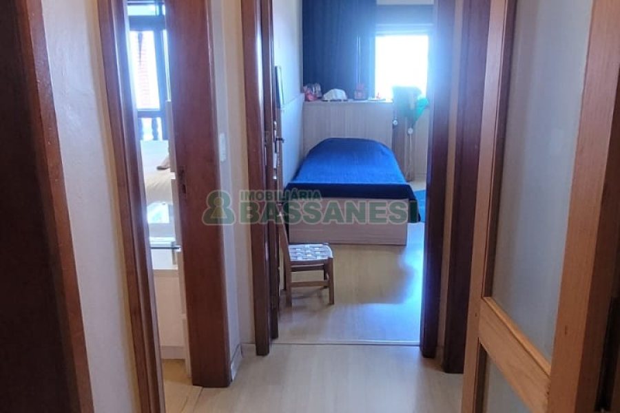 Apartamento com 164m², 4 dormitórios, 2 vagas, no bairro Pio X em Caxias do Sul para Comprar