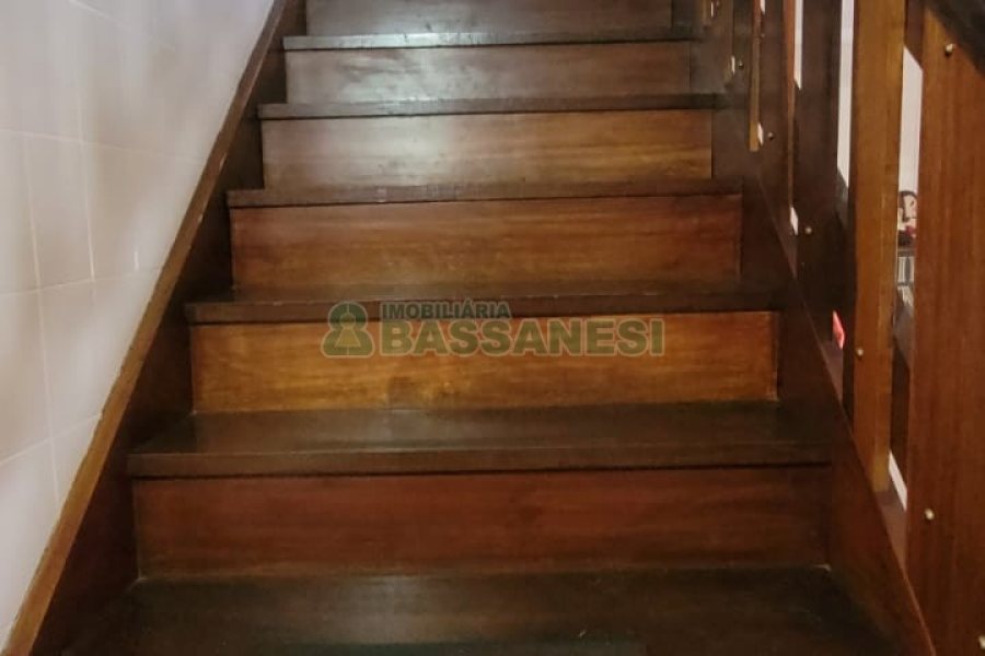 Apartamento com 164m², 4 dormitórios, 2 vagas, no bairro Pio X em Caxias do Sul para Comprar