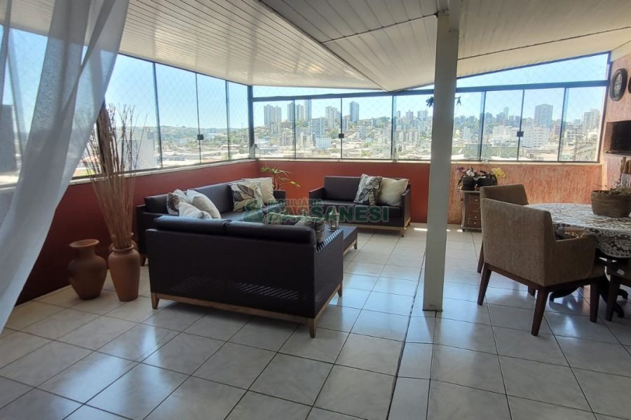 Apartamento com 164m², 4 dormitórios, 2 vagas, no bairro Pio X em Caxias do Sul para Comprar