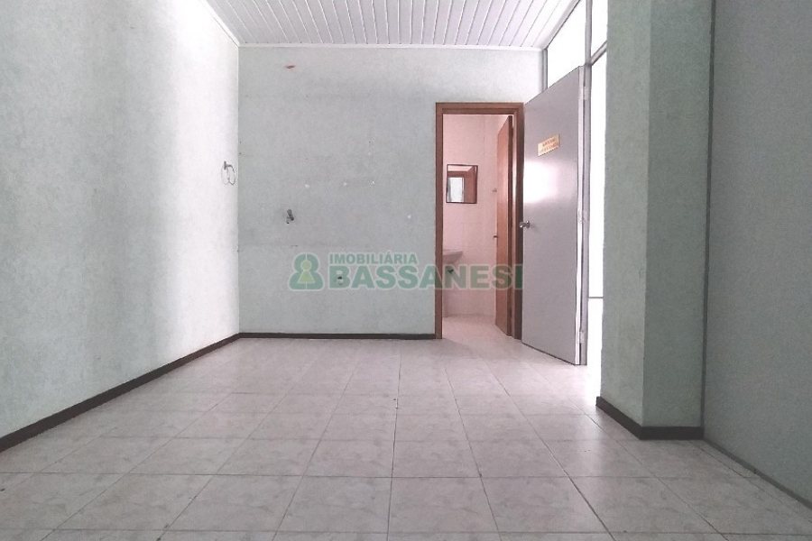 Loja com 106m², no bairro Sagrada Família em Caxias do Sul para Alugar