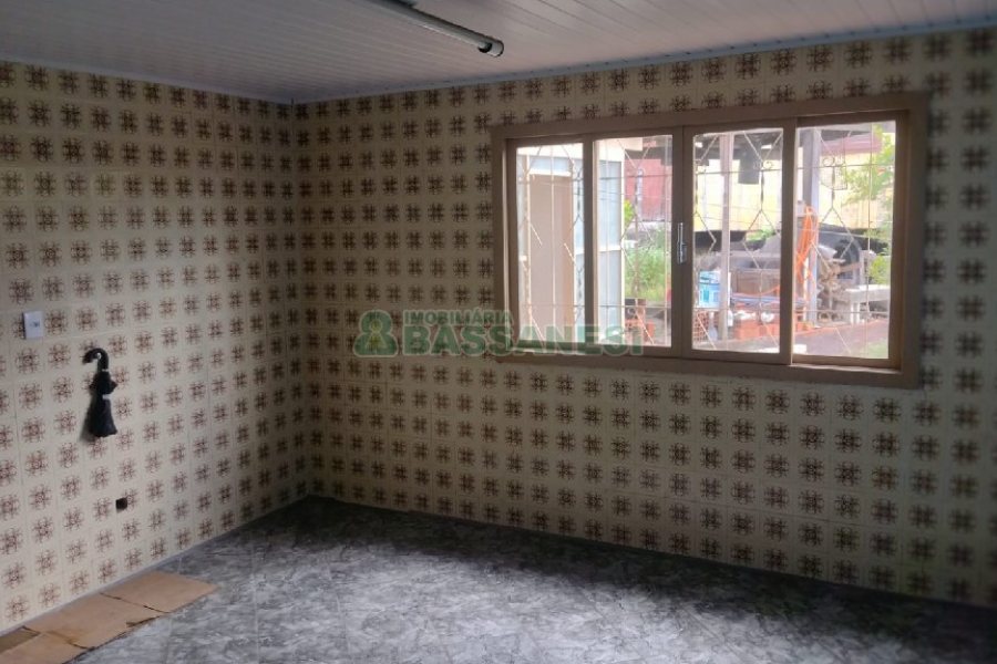 Casa com 115m², 3 dormitórios, 1 vaga, no bairro Desvio Rizzo em Caxias do Sul para Comprar