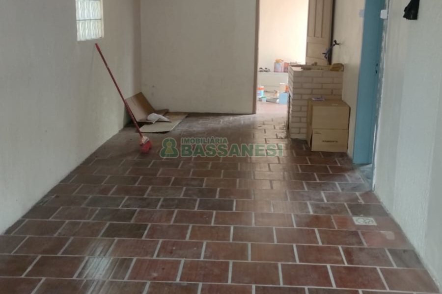 Casa com 115m², 3 dormitórios, 1 vaga, no bairro Desvio Rizzo em Caxias do Sul para Comprar