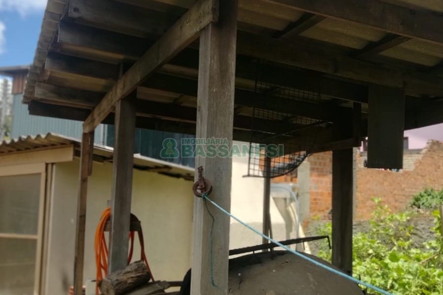 Casa com 115m², 3 dormitórios, 1 vaga, no bairro Desvio Rizzo em Caxias do Sul para Comprar