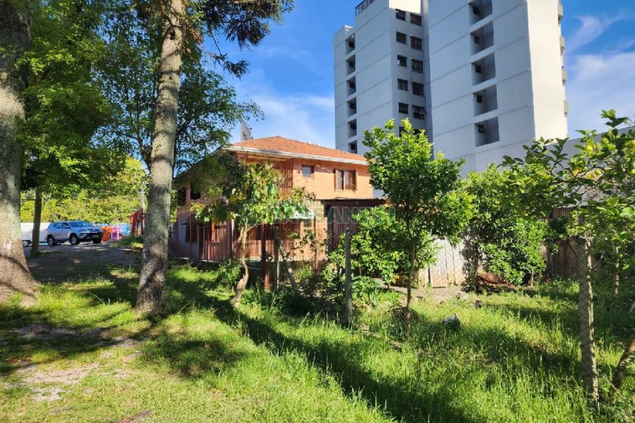 Casa, no bairro Santa Catarina em Caxias do Sul para Comprar