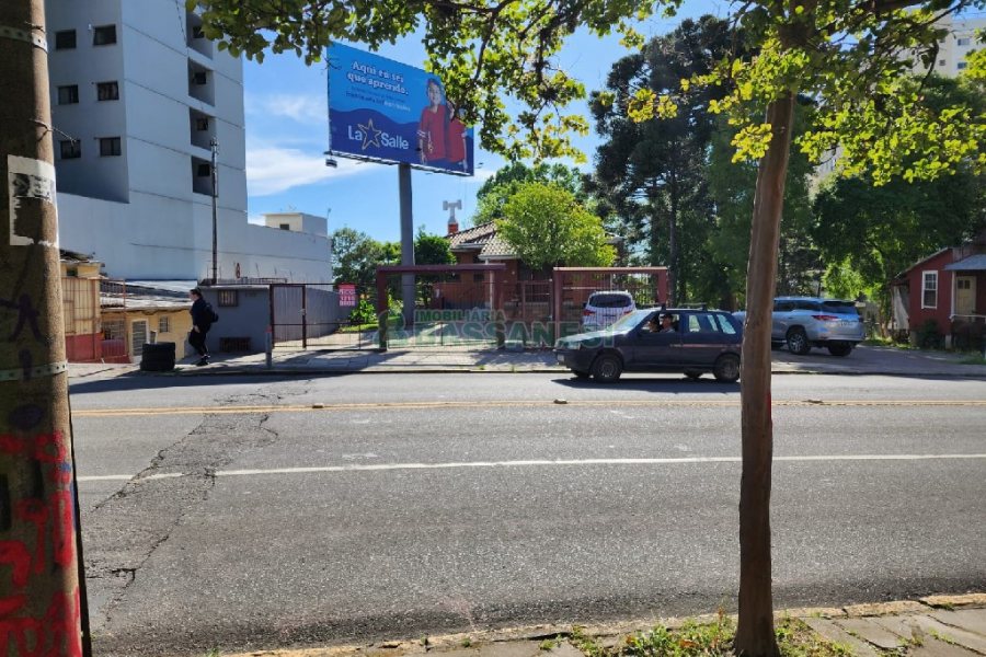 Casa, no bairro Santa Catarina em Caxias do Sul para Comprar