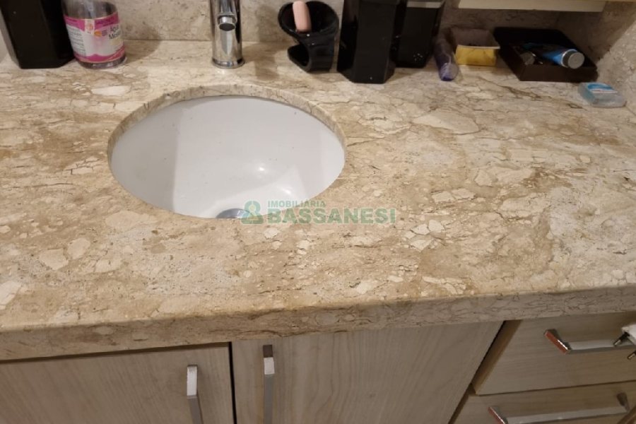 Apartamento com 110m², 3 dormitórios, 2 vagas, no bairro Universitário em Caxias do Sul para Comprar