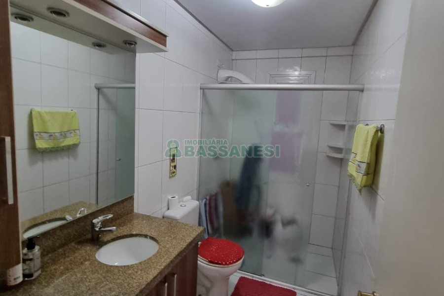 Apartamento com 110m², 3 dormitórios, 2 vagas, no bairro Universitário em Caxias do Sul para Comprar