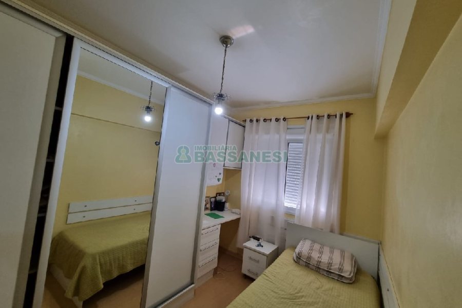 Apartamento com 110m², 3 dormitórios, 2 vagas, no bairro Universitário em Caxias do Sul para Comprar