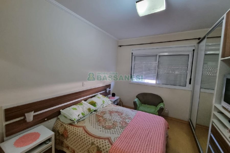 Apartamento com 110m², 3 dormitórios, 2 vagas, no bairro Universitário em Caxias do Sul para Comprar