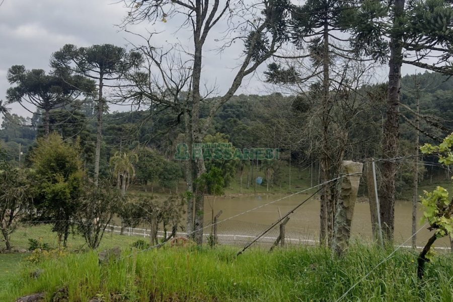 Chácara, no bairro Centro em Caxias do Sul para Comprar