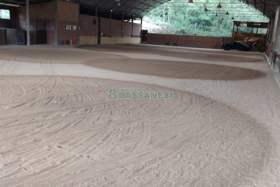 Chácara, no bairro Centro em Caxias do Sul para Comprar