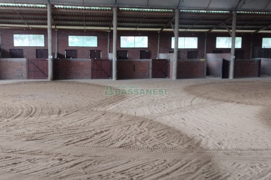 Chácara, no bairro Centro em Caxias do Sul para Comprar