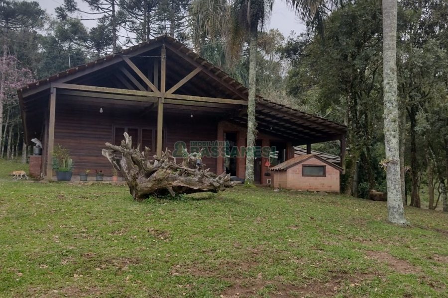 Chácara, no bairro Centro em Caxias do Sul para Comprar