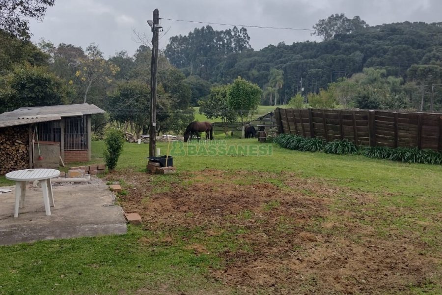 Chácara, no bairro Centro em Caxias do Sul para Comprar