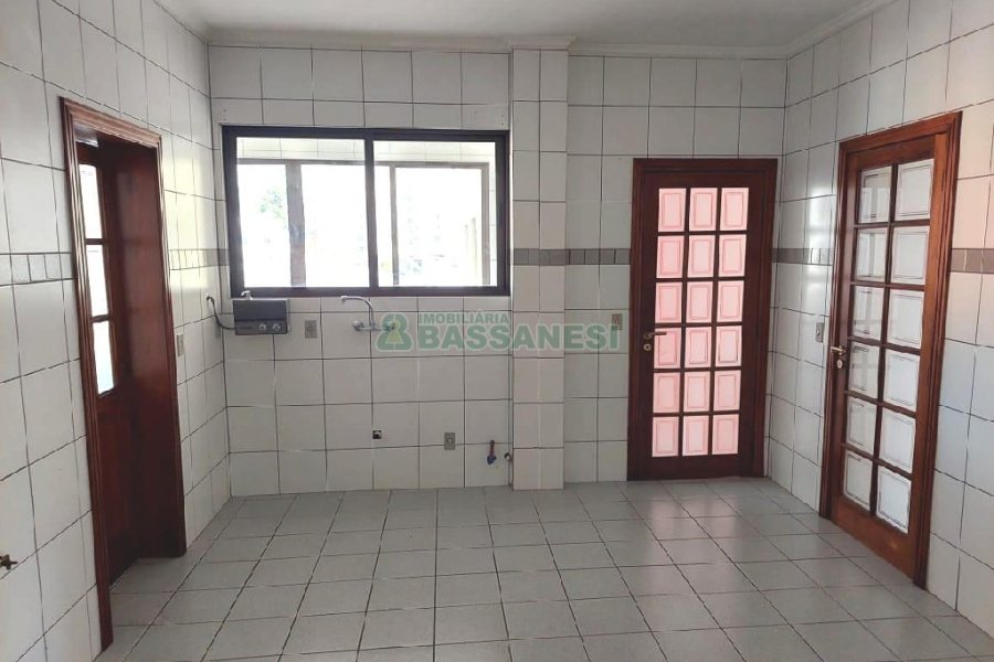Apartamento com 230m², 2 dormitórios, 2 vagas, no bairro Lourdes em Caxias do Sul para Alugar ou Comprar