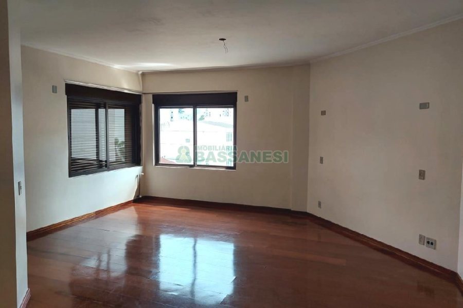 Apartamento com 230m², 2 dormitórios, 2 vagas, no bairro Lourdes em Caxias do Sul para Alugar ou Comprar