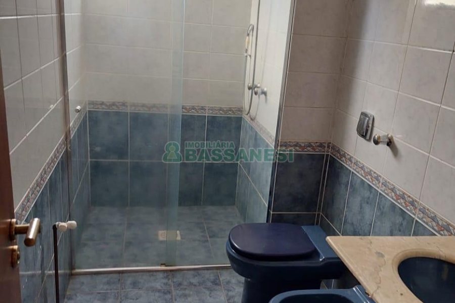 Apartamento com 230m², 2 dormitórios, 2 vagas, no bairro Lourdes em Caxias do Sul para Alugar ou Comprar