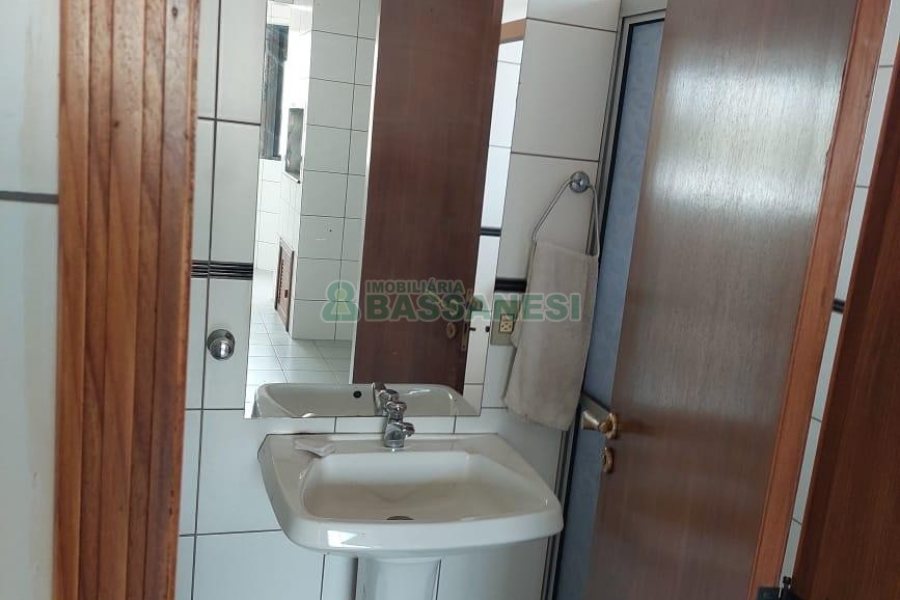 Apartamento com 230m², 2 dormitórios, 2 vagas, no bairro Lourdes em Caxias do Sul para Alugar ou Comprar