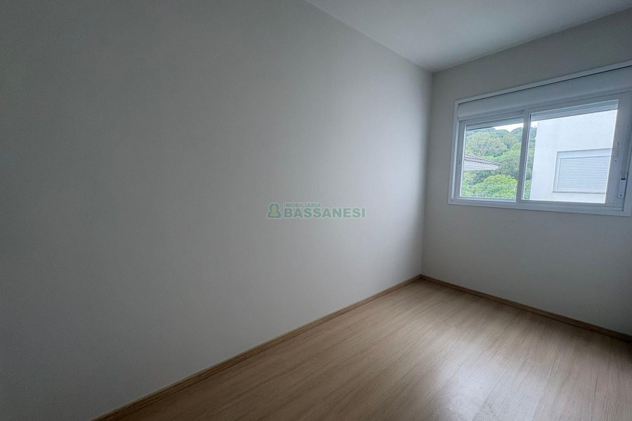 Apartamento com 52m², 2 dormitórios, 1 vaga, no bairro São Luiz em Caxias do Sul para Alugar