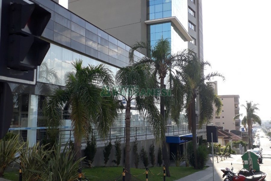 Sala com 40m², 1 vaga, no bairro Pio X em Caxias do Sul para Comprar