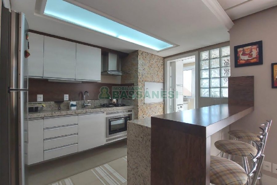 Apto Mobiliado com 277m², 2 dormitórios, 4 vagas, no bairro Jardim América em Caxias do Sul para Alugar ou Comprar