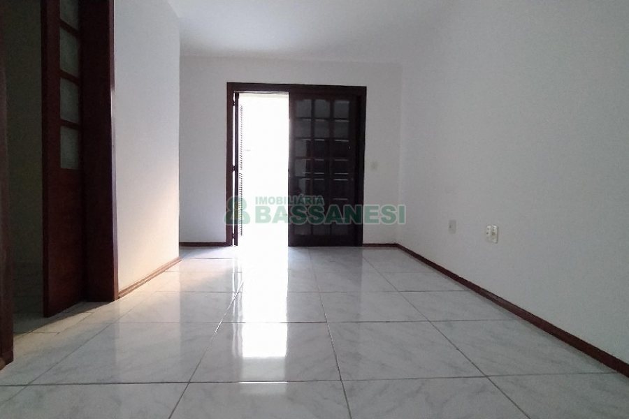 Apartamento com 110m², 2 dormitórios, 1 vaga, no bairro Medianeira em Caxias do Sul para Alugar