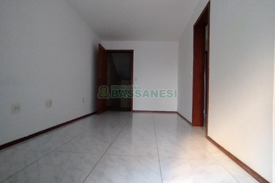 Apartamento com 110m², 2 dormitórios, 1 vaga, no bairro Medianeira em Caxias do Sul para Alugar