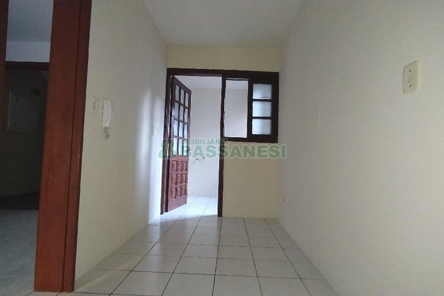 Apartamento com 110m², 2 dormitórios, 1 vaga, no bairro Medianeira em Caxias do Sul para Alugar