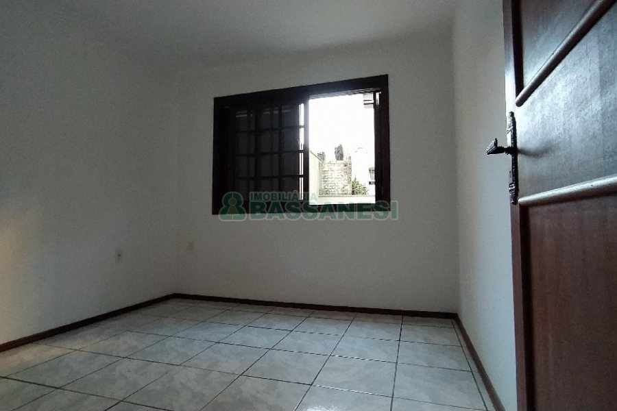 Apartamento com 110m², 2 dormitórios, 1 vaga, no bairro Medianeira em Caxias do Sul para Alugar