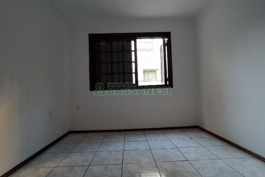 Apartamento com 110m², 2 dormitórios, 1 vaga, no bairro Medianeira em Caxias do Sul para Alugar